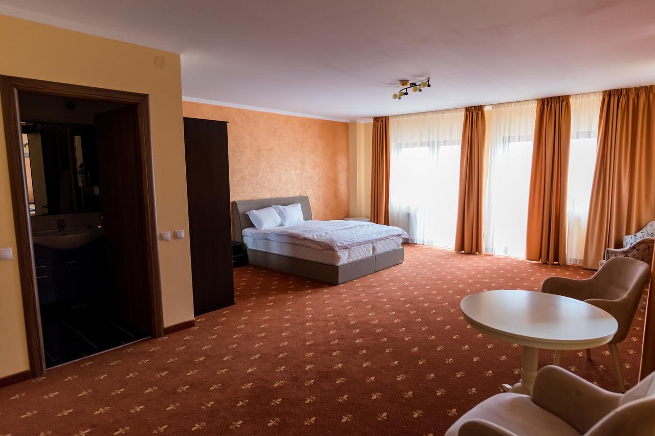 Monte Carlo Reghin Hotel Exterior photo