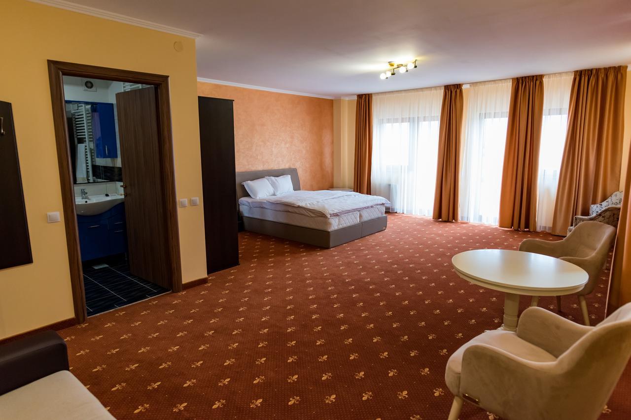 Monte Carlo Reghin Hotel Exterior photo